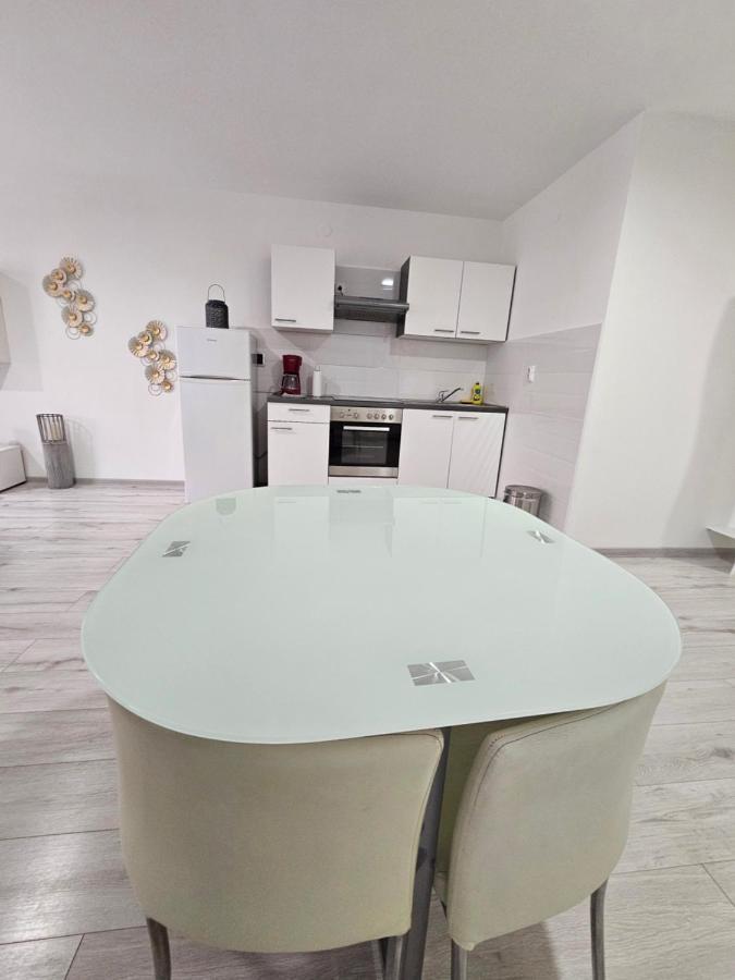 Apartment Aria Vinkovci Eksteriør billede